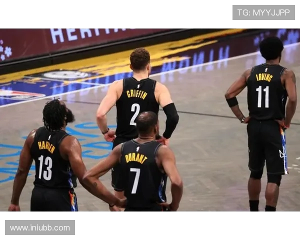 七十六人逆袭雷霆展现团队精神与顽强斗志的精彩对决